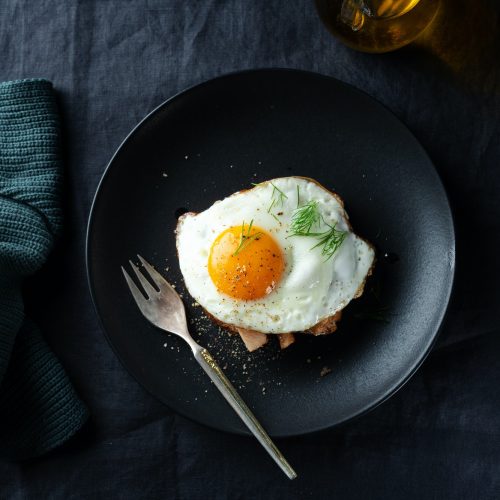 Toast sandwich with chicken chunks and egg